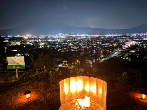 富士山と富士宮市の夜景 富士山と夜景のキャンプ場 桂の森CAMPERSFIELD ソロキャンプ 区画サイト marpyさんのキャンプブログ CAMPiii（キャンピー） -キャンプ専用SNS キャンプのすべてがここに集まる-