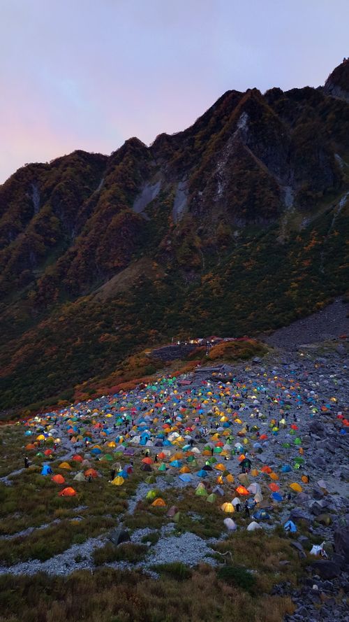 紅葉🍁登山 涸沢カール ソロキャンプ グループキャンプ フリーサイト まーささんのキャンプブログ CAMPiii（キャンピー） -キャンプ専用SNS キャンプのすべてがここに集まる-