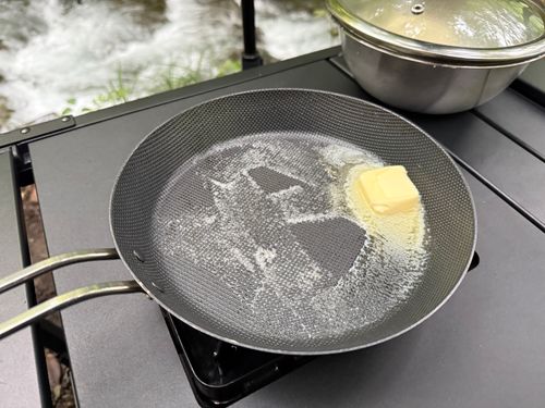チーズナン焼いてみた🧀 やぐら沢キャンプ場 ソロキャンプ 区画サイト オートサイト かとかとさんのキャンプブログ CAMPiii（キャンピー） -キャンプ専用SNS キャンプのすべてがここに集まる-