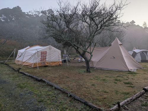 2025最終キャンプ　in勝浦 RECAMP 勝浦（旧しあわせの丘リゾート) ファミリーキャンプ グループキャンプ 区画サイト ひなはるさんのキャンプブログ CAMPiii（キャンピー） -キャンプ専用SNS キャンプのすべてがここに集まる-