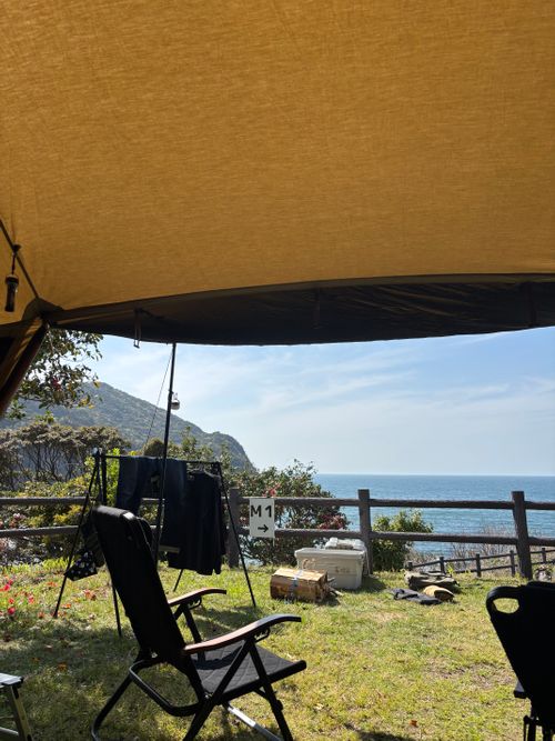 絶景 須佐湾エコロジーキャンプ場 ファミリーキャンプ 区画サイト まるとらさんのキャンプブログ CAMPiii（キャンピー） -キャンプ専用SNS キャンプのすべてがここに集まる-