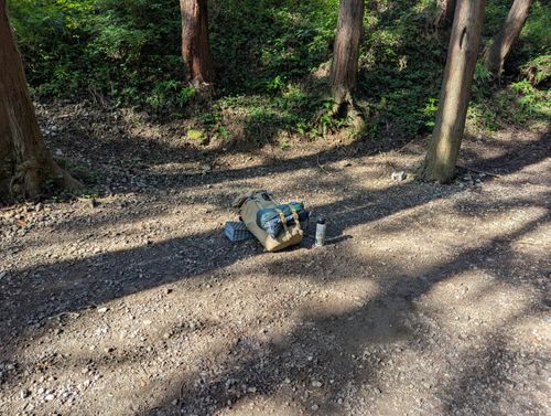 新幕試し張りソロ クアハウス山小屋 ソロキャンプ 区画サイト 週末スナフキンさんのキャンプブログ CAMPiii(キャンピー) -キャンプ専用SNS キャンプのすべてがここに集まる-