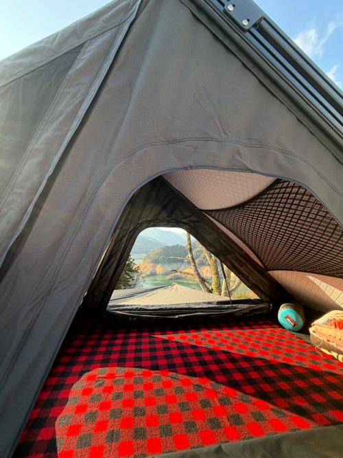 ルーフトップテント始めました🚗🏕️ オートサイト tatecampさんのキャンプブログ CAMPiii（キャンピー） -キャンプ専用SNS キャンプのすべてがここに集まる-