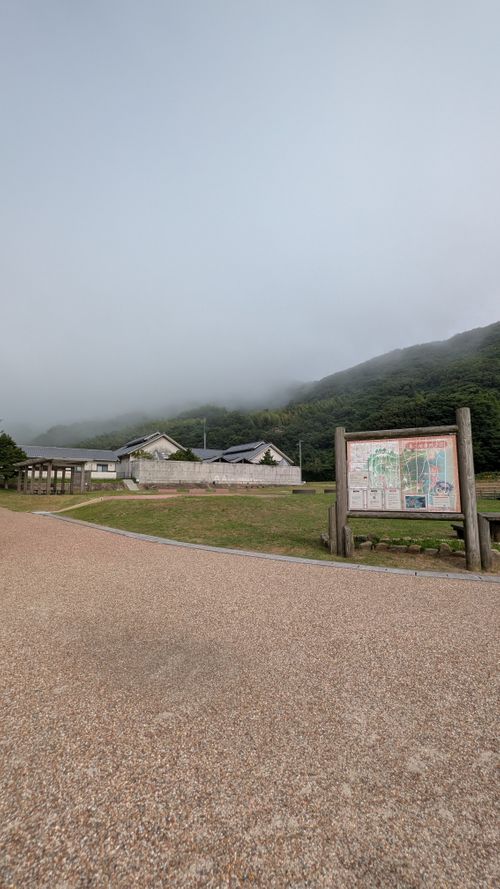 🗿と🐢と暴風と　〜四国遠征キャンプ2泊目〜 伊方町健康交流施設 亀ヶ池温泉 ソロキャンプ グループキャンプ フリーサイト ヒゲキャンさんのキャンプブログ CAMPiii（キャンピー） -キャンプ専用SNS キャンプのすべてがここに集まる-
