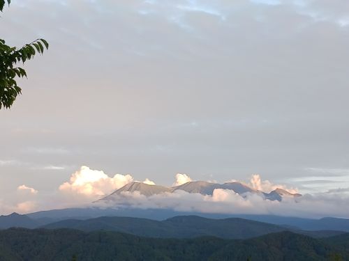  温泉を楽しみ、御岳と乗鞍を望む標高1400mの絶景キャンプで秋を食らう【Day2】参った(*_*;！ N.A.O.高山すずらん高原キャンプ場 ファミリーキャンプ オートサイト キャンピングカー vios outdoor'sさんのキャンプブログ CAMPiii（キャンピー） -キャンプ専用SNS キャンプのすべてがここに集まる-