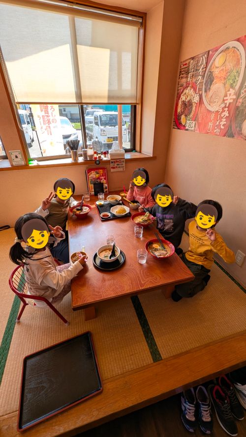 春の熊本でお花見ファミグル🌸🏕️🌸 ゆのまえグリーンパレス ファミリーキャンプ グループキャンプ 区画サイト オートサイト ヒゲキャンさんのキャンプブログ CAMPiii（キャンピー） -キャンプ専用SNS キャンプのすべてがここに集まる-