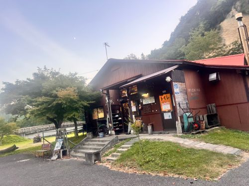 第81話 久しぶりのソロ〜・:*+.\(( °ω° ))/.:+赤谷湖にSUPしたくて私にしては高規格なキャンプ場行ってきたよ 湯島オートキャンプ場 ソロキャンプ 区画サイト ちろ犬さんのキャンプブログ CAMPiii(キャンピー) -キャンプ専用SNS キャンプのすべてがここに集まる-