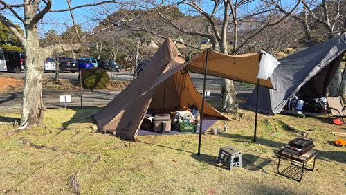薪割りは新人に迂闊に教えるな(笑)..チョット違う(ヾ(&acute;・&omega;・｀) 四本堂公園キャンプ場 グループキャンプ フリーサイト フッキーさんのキャンプブログ CAMPiii（キャンピー） -キャンプ専用SNS キャンプのすべてがここに集まる-