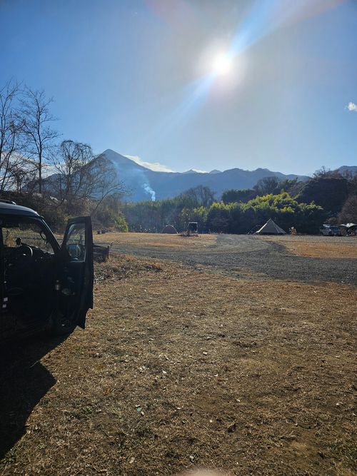 スパイシーカレーチキンレッグじゃないけど ともえ川Park ソロキャンプ 区画サイト オートサイト IZUIZUさんのキャンプブログ CAMPiii（キャンピー） -キャンプ専用SNS キャンプのすべてがここに集まる-