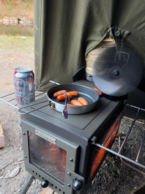 薪ストーブ🔥のある軍幕キャンプ🪖 前川キャンプ場 ソロキャンプ フリーサイト camping roll♪さんのキャンプブログ CAMPiii（キャンピー） -キャンプ専用SNS キャンプのすべてがここに集まる-