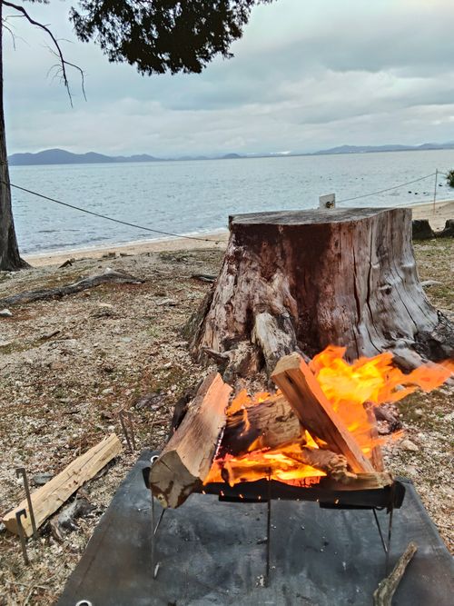 強風でお試しタープ 青柳浜キャンプ場 ソロキャンプ 区画サイト おっとまんSさんのキャンプブログ CAMPiii（キャンピー） -キャンプ専用SNS キャンプのすべてがここに集まる-