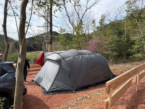 雨だ🌧キャンプに行こう🏕 やはずの森倶楽部 ファミリーキャンプ オートサイト ぐうたら夫婦さんのキャンプブログ CAMPiii（キャンピー） -キャンプ専用SNS キャンプのすべてがここに集まる-