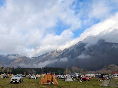 1年ぶりの、カレーの日 ふもとっぱらキャンプ場 ソロキャンプ グループキャンプ フリーサイト ぞのさんさんのキャンプブログ CAMPiii（キャンピー） -キャンプ専用SNS キャンプのすべてがここに集まる-