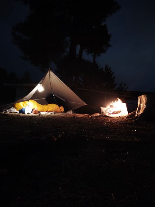 強風でお試しタープ 青柳浜キャンプ場 ソロキャンプ 区画サイト おっとまんSさんのキャンプブログ CAMPiii（キャンピー） -キャンプ専用SNS キャンプのすべてがここに集まる-