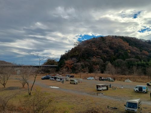 2025年   またしても 雨の軍幕祭り 角田大橋河川敷 ソロキャンプ フリーサイト ウエィダーさんのキャンプブログ CAMPiii（キャンピー） -キャンプ専用SNS キャンプのすべてがここに集まる-