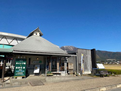 新幕から伊吹山を臨む グリーンパーク山東 ファミリーキャンプ 区画サイト だっちーさんのキャンプブログ CAMPiii（キャンピー） -キャンプ専用SNS キャンプのすべてがここに集まる-