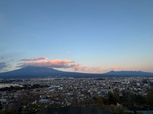 富士山と富士宮市の夜景 富士山と夜景のキャンプ場 桂の森CAMPERSFIELD ソロキャンプ 区画サイト marpyさんのキャンプブログ CAMPiii（キャンピー） -キャンプ専用SNS キャンプのすべてがここに集まる-