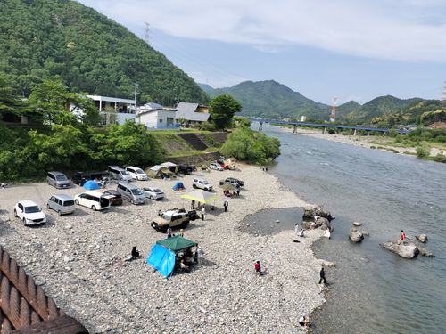 河原でキャンプ 美濃橋 河川敷 ソロキャンプ グループキャンプ フリーサイト たかたかぽんたさんのキャンプブログ CAMPiii（キャンピー） -キャンプ専用SNS キャンプのすべてがここに集まる-