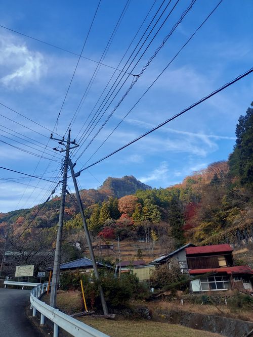 鹿岳辺りの紅葉🍁 One and…Nanmoku Another BASE ソロキャンプ 区画サイト ひろ16さんのキャンプブログ CAMPiii（キャンピー） -キャンプ専用SNS キャンプのすべてがここに集まる-