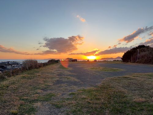 初の海キャン！江見吉浦！🌊 江見吉浦 海辺のキャンプ場 ソロキャンプ 区画サイト オートサイト ぺちゃさんのキャンプブログ CAMPiii（キャンピー） -キャンプ専用SNS キャンプのすべてがここに集まる-