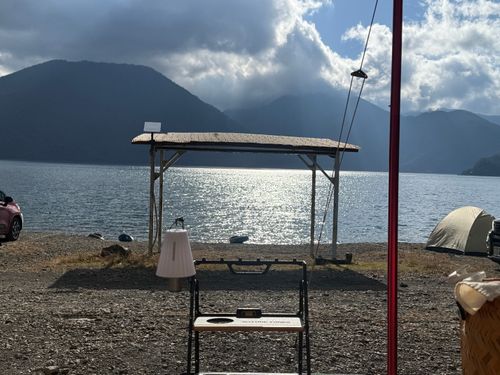 憧れの湖畔キャンプ 本栖レークサイドキャンプ場 ソロキャンプ 区画サイト オートサイト ちはみなさんのキャンプブログ CAMPiii（キャンピー） -キャンプ専用SNS キャンプのすべてがここに集まる-