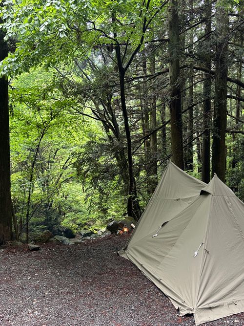 新緑キャンプ🏕 椿荘オートキャンプ場 ソロキャンプ 区画サイト Genさんのキャンプブログ CAMPiii（キャンピー） -キャンプ専用SNS キャンプのすべてがここに集まる-