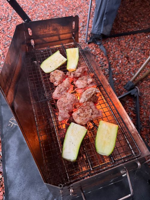 雨だ🌧キャンプに行こう🏕 やはずの森倶楽部 ファミリーキャンプ オートサイト ぐうたら夫婦さんのキャンプブログ CAMPiii（キャンピー） -キャンプ専用SNS キャンプのすべてがここに集まる-