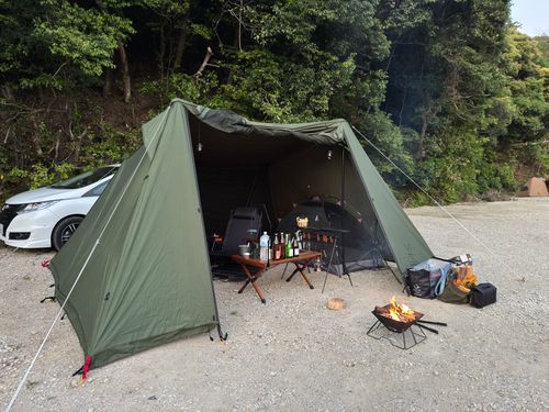 新幕初張りヨンヨンベースTC 月夜湖むつざわオートキャンプ場 ソロキャンプ フリーサイト P-yaさんのキャンプブログ CAMPiii（キャンピー） -キャンプ専用SNS キャンプのすべてがここに集まる-