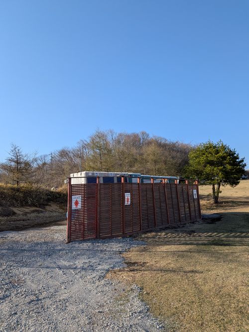 ちくいち (標高約1200m)(オートフリーサイト4500円) 内山牧場 ソロキャンプ グループキャンプ フリーサイト オートサイト IZUIZUさんのキャンプブログ CAMPiii（キャンピー） -キャンプ専用SNS キャンプのすべてがここに集まる-