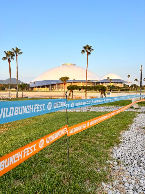 CAMP DE WILD BUNCH FEST.25 山口きらら博記念公園 グループキャンプ フリーサイト あやぴーさんのキャンプブログ CAMPiii(キャンピー) -キャンプ専用SNS キャンプのすべてがここに集まる-