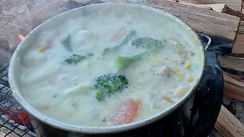 薪割りが楽しいキャンプ 俺たちのキャンプ場 ソロキャンプ フリーサイト HOTさんのキャンプブログ CAMPiii（キャンピー） -キャンプ専用SNS キャンプのすべてがここに集まる-