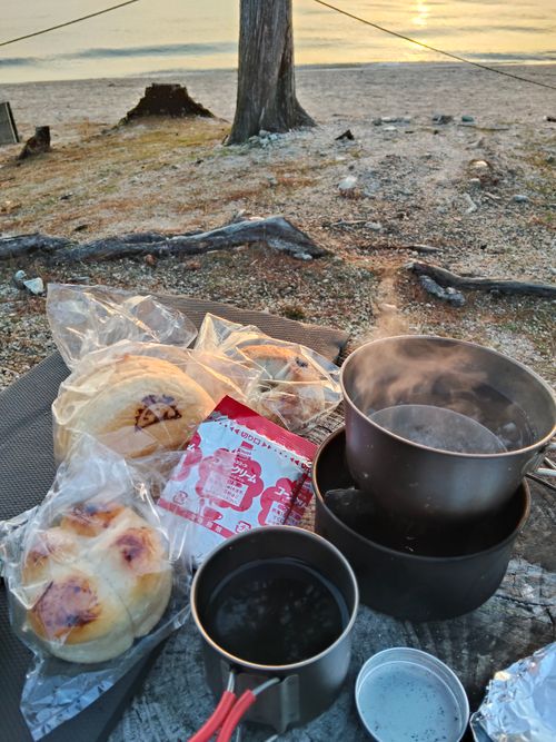強風でお試しタープ 青柳浜キャンプ場 ソロキャンプ 区画サイト おっとまんSさんのキャンプブログ CAMPiii（キャンピー） -キャンプ専用SNS キャンプのすべてがここに集まる-