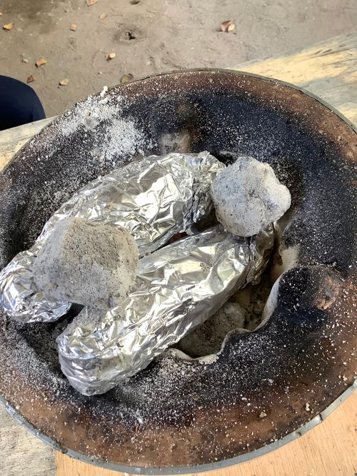 Vol.105 25/NO.24 笛吹小屋キャンプ場〜中津峡〜〆ホルモン屋‼️ 笛吹小屋キャンプ場 ソロキャンプ 区画サイト 🔥焚き火🔥さんのキャンプブログ CAMPiii(キャンピー) -キャンプ専用SNS キャンプのすべてがここに集まる-