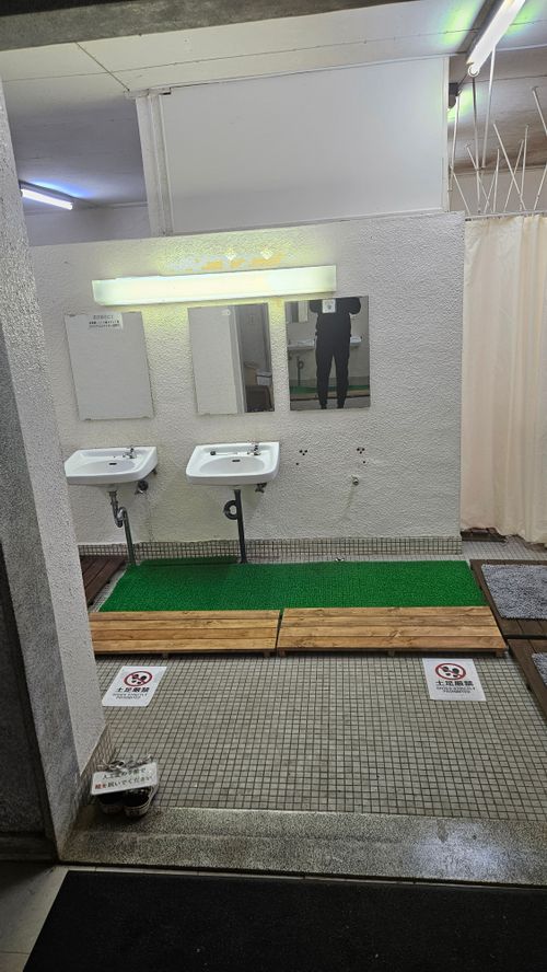 とりあえず250踏んどく(標高約910m)(オートサイト区画、2区画6人6台ー2620円/人) 本栖湖いこいの森キャンプ場 グループキャンプ 区画サイト オートサイト IZUIZUさんのキャンプブログ CAMPiii(キャンピー) -キャンプ専用SNS キャンプのすべてがここに集まる-
