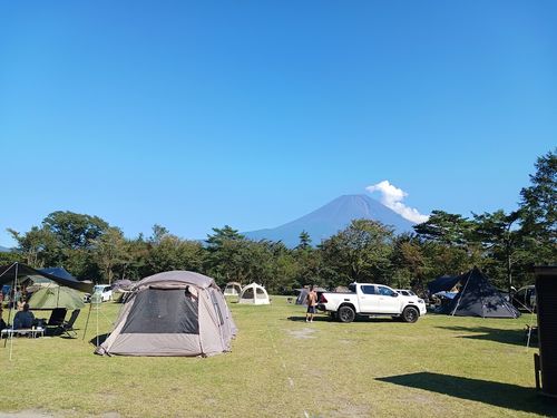 富士山まる出しの秋キャンプ 朝霧Camp Base そらいろキャンプ場（フリーサイト・区画サイト・電源区画サイト） ファミリーキャンプ 区画サイト キャンピングカー vios outdoor'sさんのキャンプブログ CAMPiii（キャンピー） -キャンプ専用SNS キャンプのすべてがここに集まる-