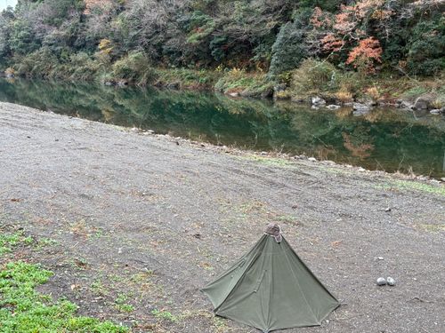 【秘密基地】子供と一緒にクリ軍幕キャンプ🌲 前川キャンプ場 ファミリーキャンプ フリーサイト camping roll♪さんのキャンプブログ CAMPiii（キャンピー） -キャンプ専用SNS キャンプのすべてがここに集まる-