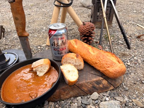 バケットぶら下げて🥖軍幕🪖薪ストCamp🪵🔥🪵 前川キャンプ場 ソロキャンプ フリーサイト camping roll♪さんのキャンプブログ CAMPiii（キャンピー） -キャンプ専用SNS キャンプのすべてがここに集まる-