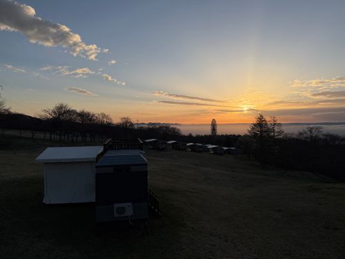 蒸し風呂の車内 PICA富士ぐりんぱ ファミリーキャンプ グランピング スモーキーさんのキャンプブログ CAMPiii（キャンピー） -キャンプ専用SNS キャンプのすべてがここに集まる-