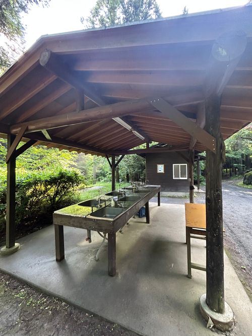 新緑キャンプ🏕 椿荘オートキャンプ場 ソロキャンプ 区画サイト Genさんのキャンプブログ CAMPiii（キャンピー） -キャンプ専用SNS キャンプのすべてがここに集まる-