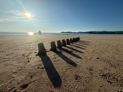 夕陽と花火と石像🗿と コースタルパークリトリート /Coastal Park RETREAT – RV & Campervan Site / ファミリーキャンプ グループキャンプ 区画サイト オートサイト moreAiさんのキャンプブログ CAMPiii（キャンピー） -キャンプ専用SNS キャンプのすべてがここに集まる-