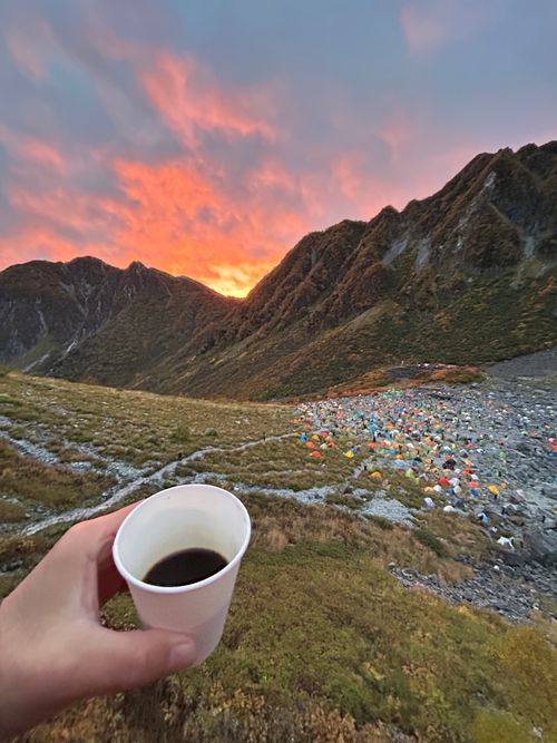 満身創痍の涸沢カール🥾⛺️ 涸沢カール ソロキャンプ グループキャンプ フリーサイト Genさんのキャンプブログ CAMPiii（キャンピー） -キャンプ専用SNS キャンプのすべてがここに集まる-