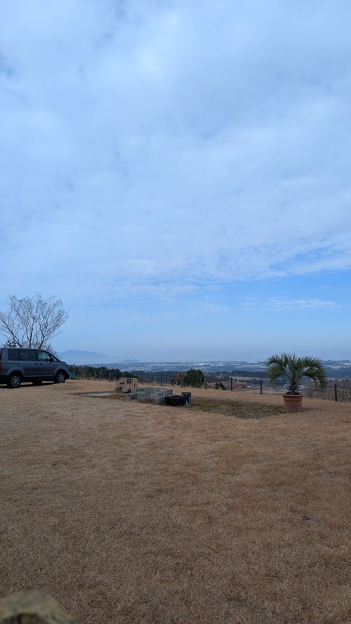 西海岸？🏄️いいえ、ここは西◯◯！ 阿蘇キャンプ Palm Park Adagio ソロキャンプ オートサイト ヒゲキャンさんのキャンプブログ CAMPiii（キャンピー） -キャンプ専用SNS キャンプのすべてがここに集まる-