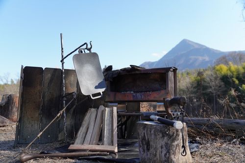 いつの間にか沢山揃ったソログル2連泊 ともえ川Park グループキャンプ 区画サイト 週末スナフキンさんのキャンプブログ CAMPiii（キャンピー） -キャンプ専用SNS キャンプのすべてがここに集まる-