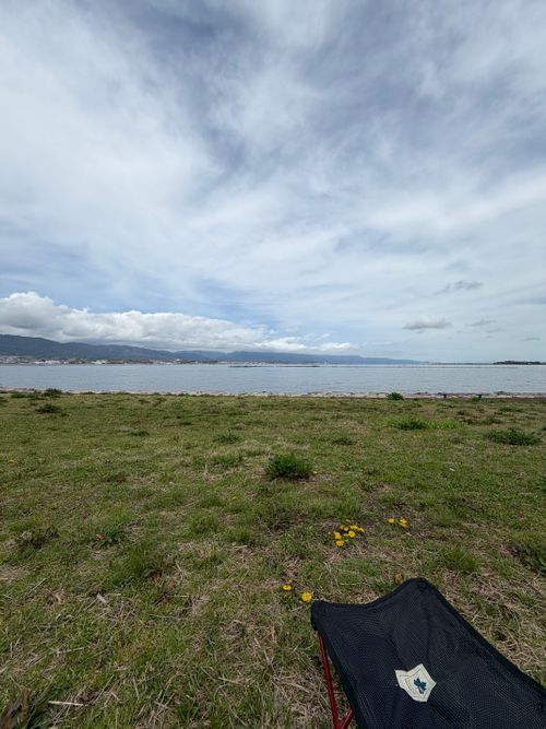 老人2人とピクニック 湖岸緑地 志那1 ファミリーキャンプ フリーサイト 美味しいご飯が食べたい！！さんのキャンプブログ CAMPiii（キャンピー） -キャンプ専用SNS キャンプのすべてがここに集まる-