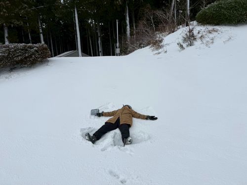 新年雪中デビュー⛄️❄️🌨🏔️@後編 閑乗寺公園 第2キャンプ場 ファミリーキャンプ 区画サイト オートサイト ぐうたら夫婦さんのキャンプブログ CAMPiii（キャンピー） -キャンプ専用SNS キャンプのすべてがここに集まる-