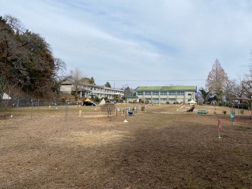 廃校リノベーションキャンプ🏕️ CAMPiece南足柄 廃校キャンプ場 ソロキャンプ 区画サイト ケイスケさんのキャンプブログ CAMPiii（キャンピー） -キャンプ専用SNS キャンプのすべてがここに集まる-