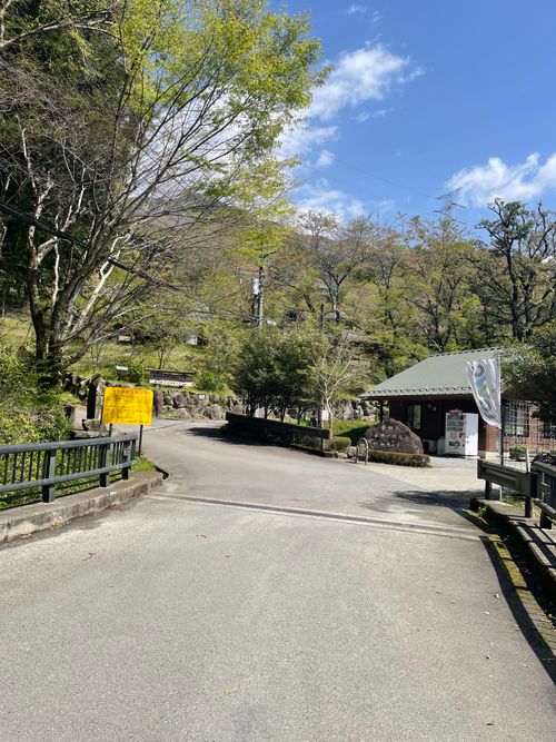 友人とのデュオ！徒歩では坂道がかなりキツイ。表丹沢野外活動センターキャンプ場へ！ 秦野市 表丹沢野外活動センター ソロキャンプ グループキャンプ フリーサイト ma9さんのキャンプブログ CAMPiii（キャンピー） -キャンプ専用SNS キャンプのすべてがここに集まる-