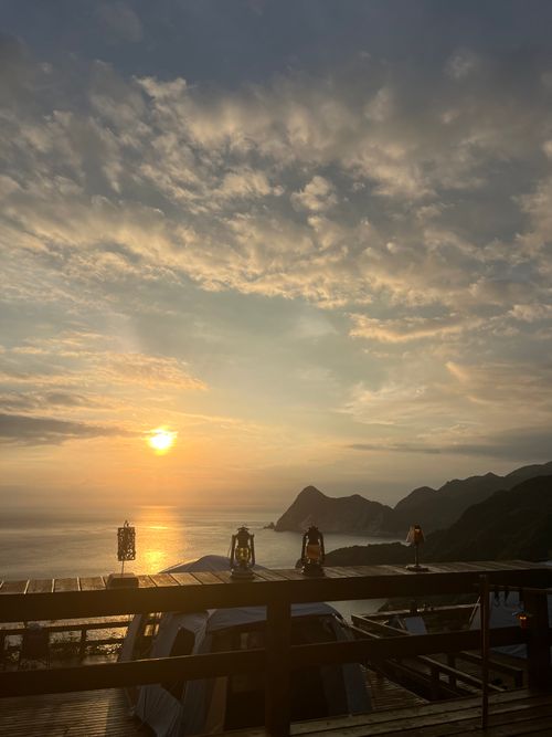 海に落ちる夕日が見れた🌅やっぱり最高キャンプ 南伊豆キャンピングテラス ファミリーキャンプ 区画サイト Izumiさんのキャンプブログ CAMPiii（キャンピー） -キャンプ専用SNS キャンプのすべてがここに集まる-