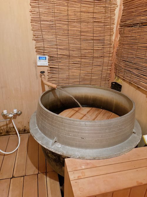 ドキドキ🩷五右衛門風呂と盛岡冷麺【後編】 STONE VILLAGE Oniyomeさんのキャンプブログ CAMPiii（キャンピー） -キャンプ専用SNS キャンプのすべてがここに集まる-