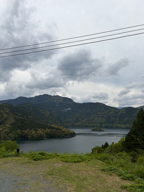 四国の水がめ「早明浦ダム」をキャンプ地とする さめうらテントパーク ソロキャンプ オートサイト ゆうさんさんのキャンプブログ CAMPiii（キャンピー） -キャンプ専用SNS キャンプのすべてがここに集まる-
